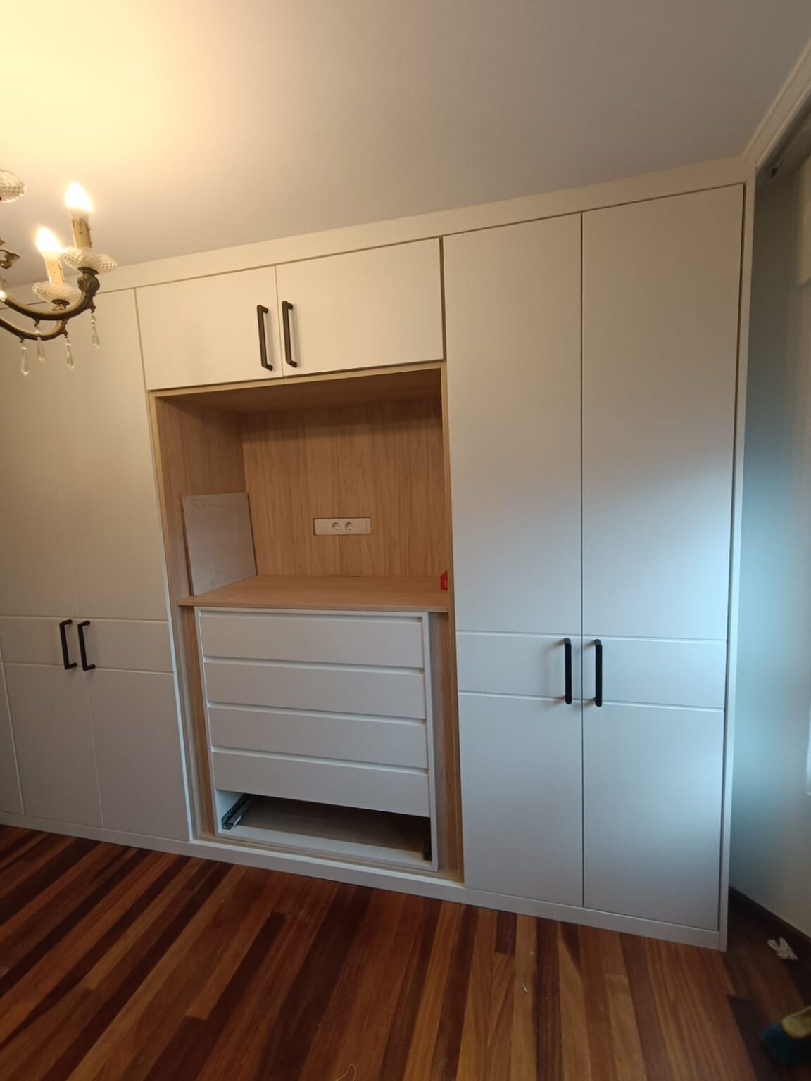 armario empotrado blanco salón