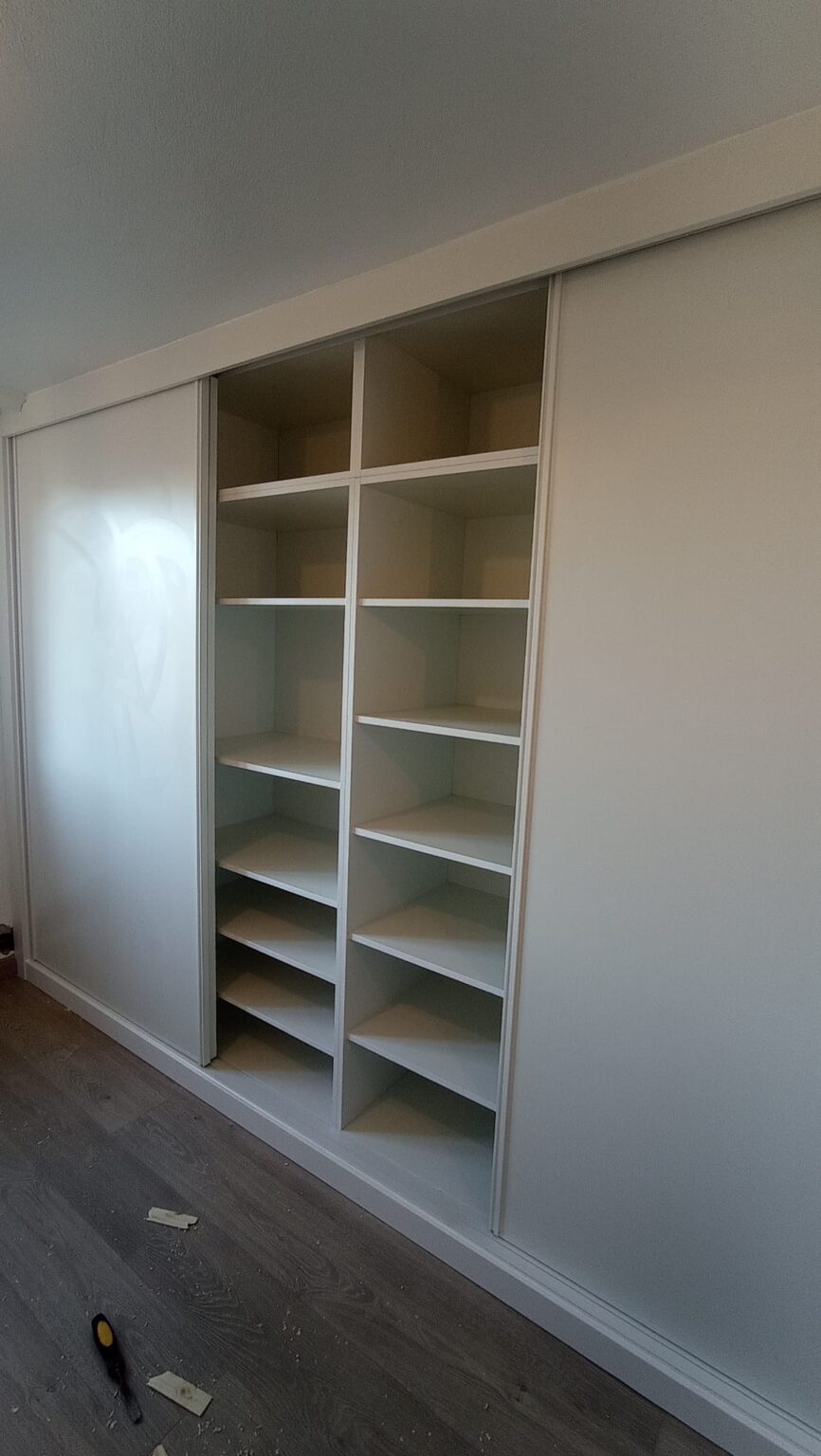 armario empotrado dormitorio puertas correderas blanco