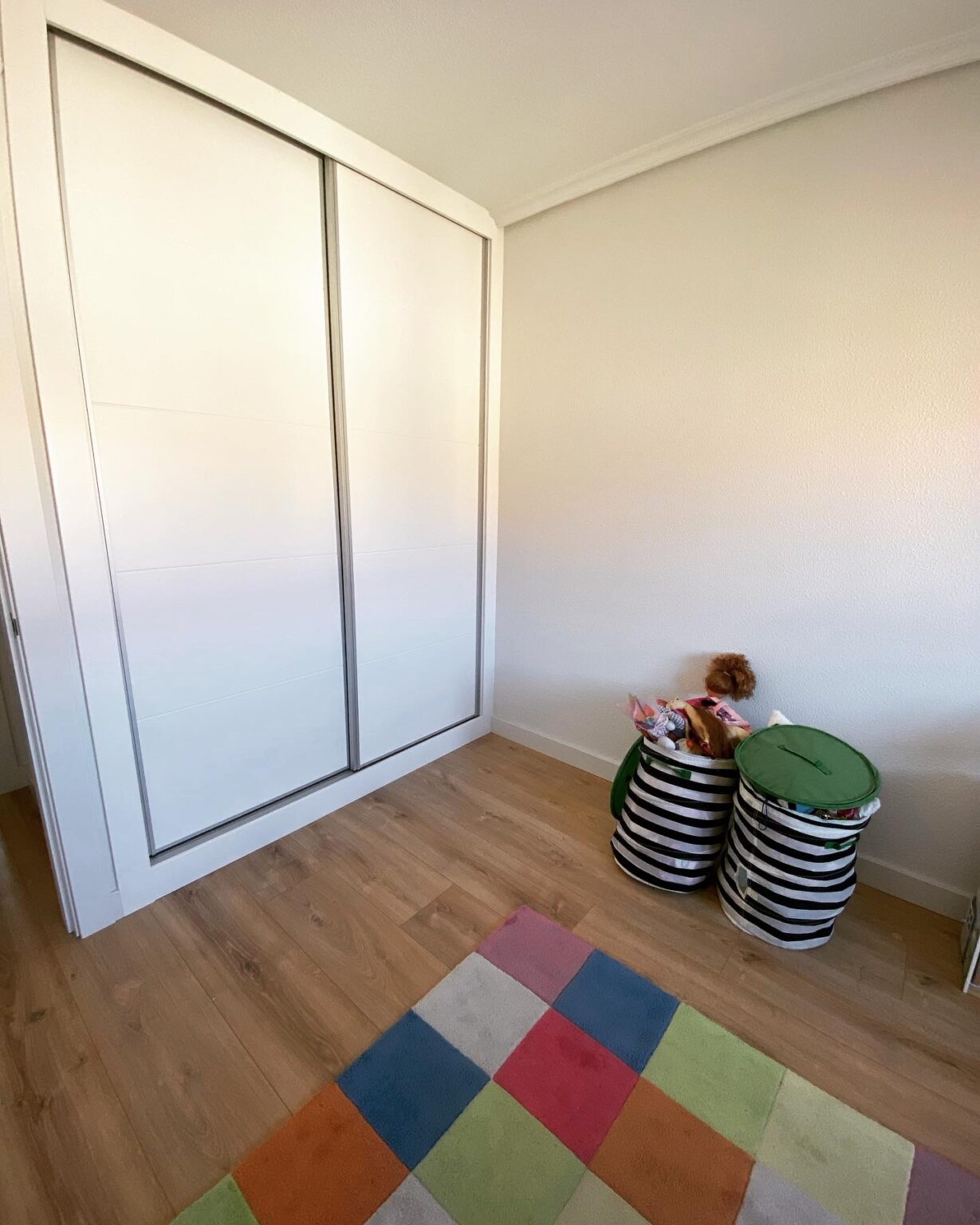 armario empotrado puertas correderas blanco
