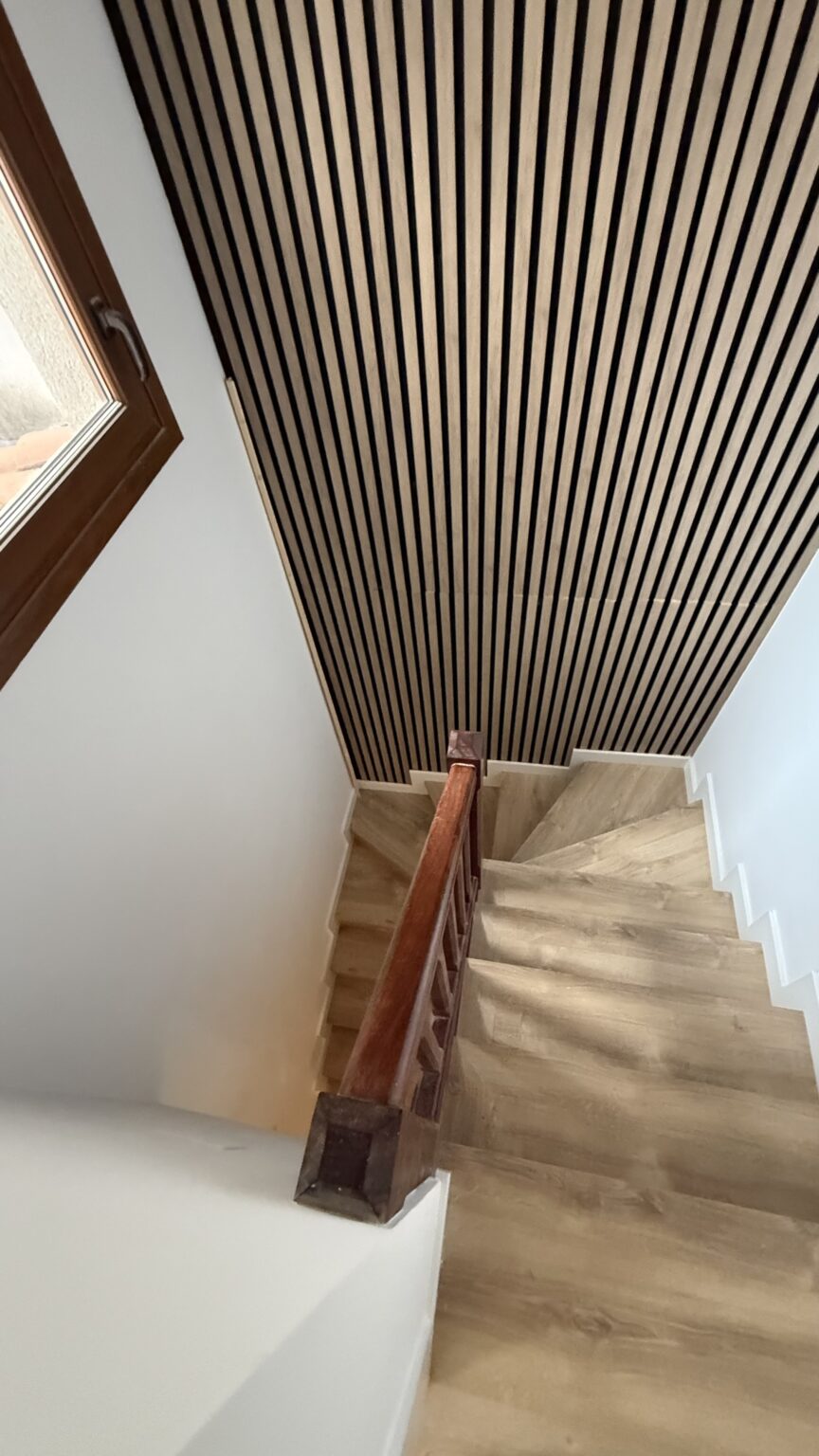 forrado de escaleras madera clara